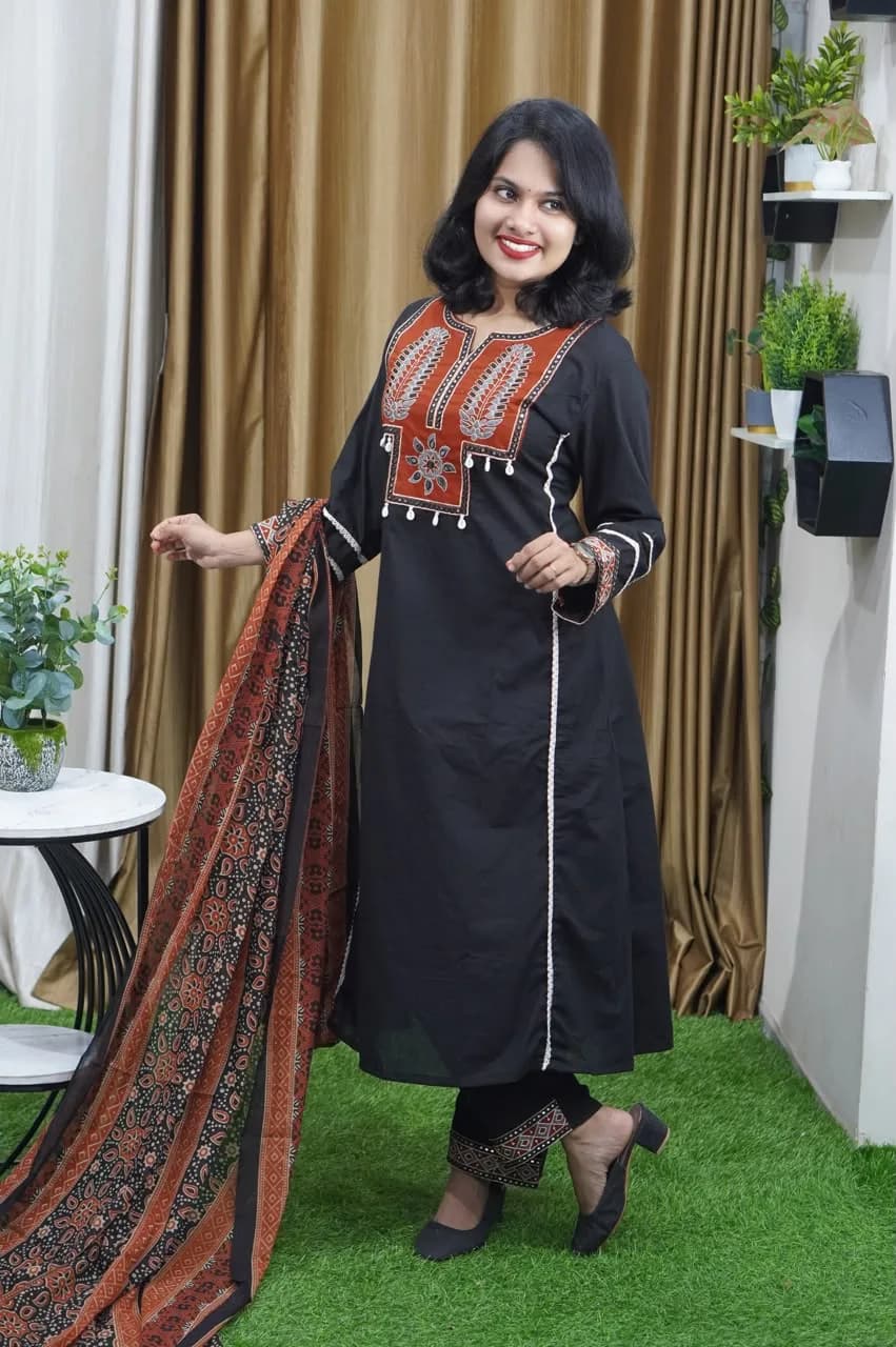 KURTIS SET